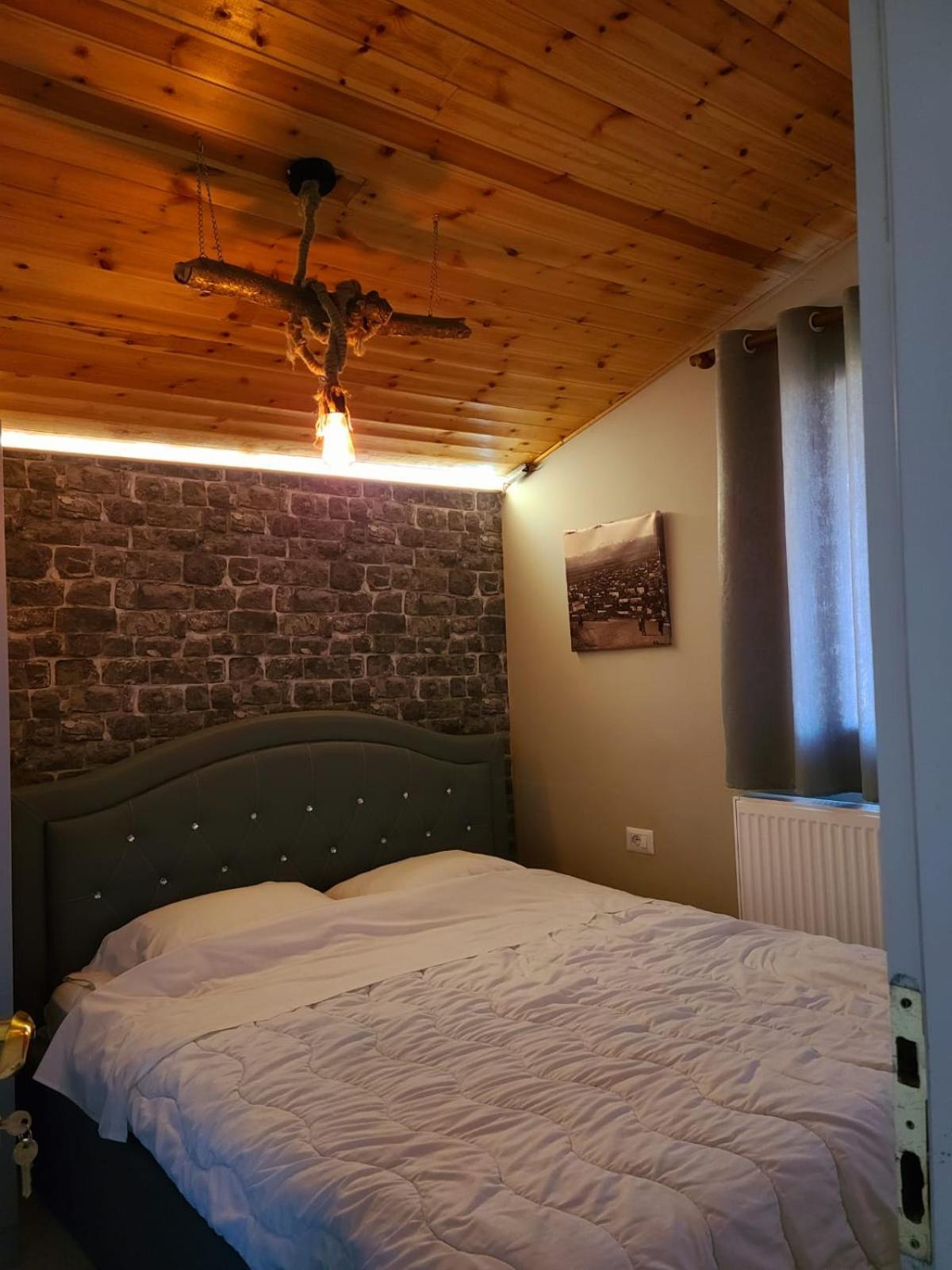 Villa Elear Korce Eksteriør bilde